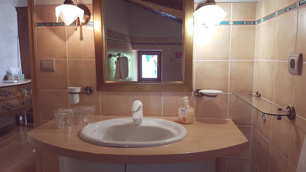 Ayherre Chambre D'Hotes Moulin Urketa الغرفة الصورة
